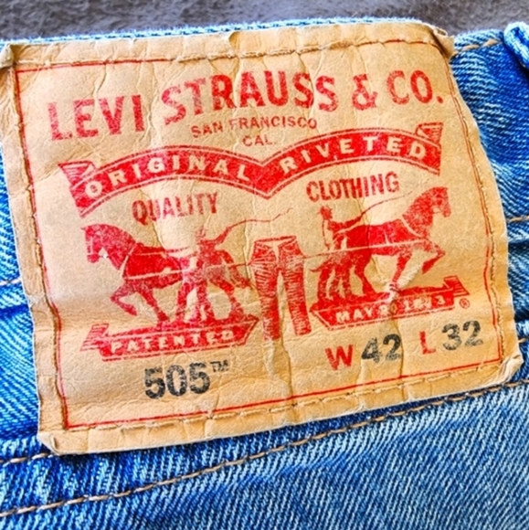 Levis 505 mens 42x32 Levi Jeans used good condition - Picture 5 of 5